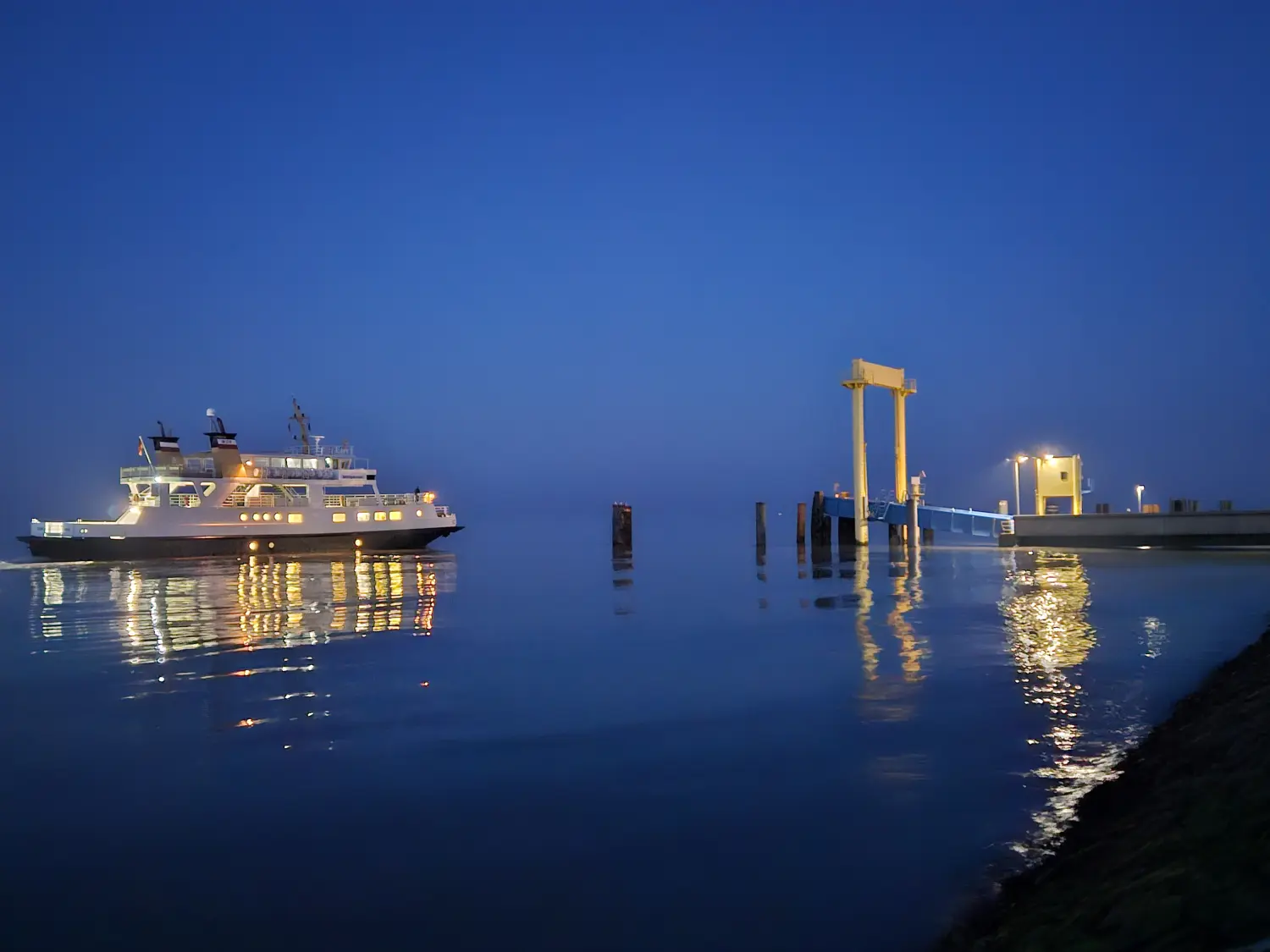 Boote im Meer bei Haus Helgoland